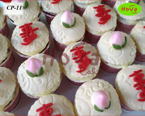 Cupcakes for Parents with Peach Theme untuk Birthday Cupcakes